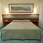Marad Hotell